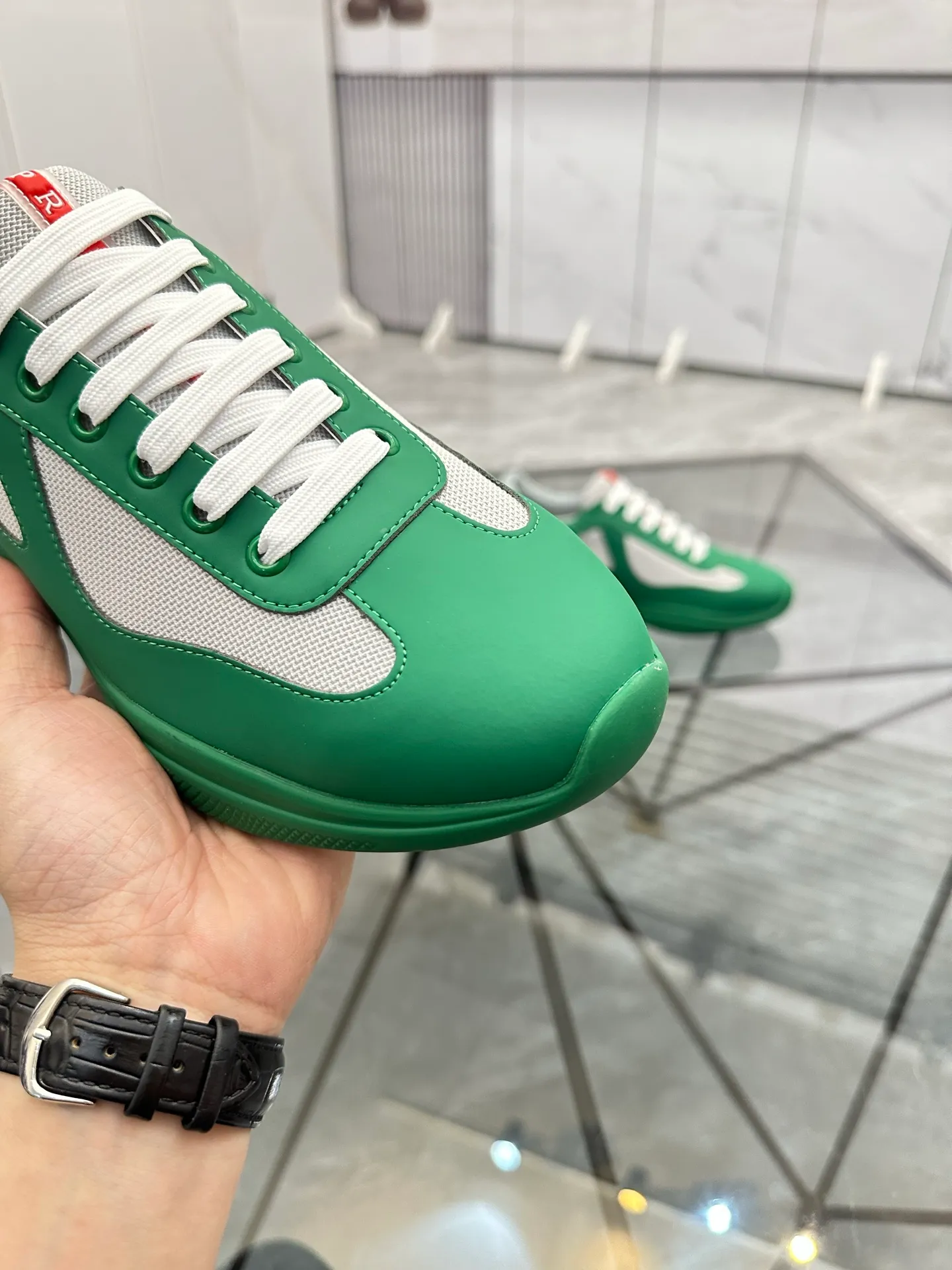 Men's shoes: 💰P360¥ Product trademark: Prada *"Prada*" low-top casual shoes Regular size: 35-47 (can be customized to 48) couple style Product materials: imported silk leather upper, breathable lining, original outsole. Number: 943